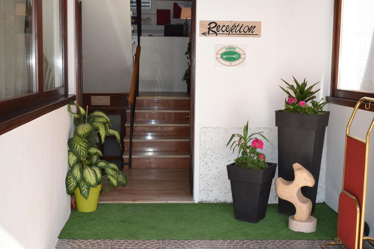 Albergo Al Pescatore 브렌조네 술 가르다 외부 사진