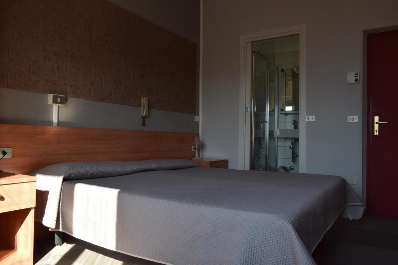 Albergo Al Pescatore 브렌조네 술 가르다 외부 사진