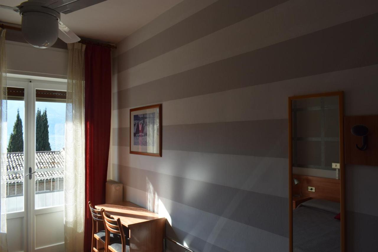 Albergo Al Pescatore 브렌조네 술 가르다 외부 사진
