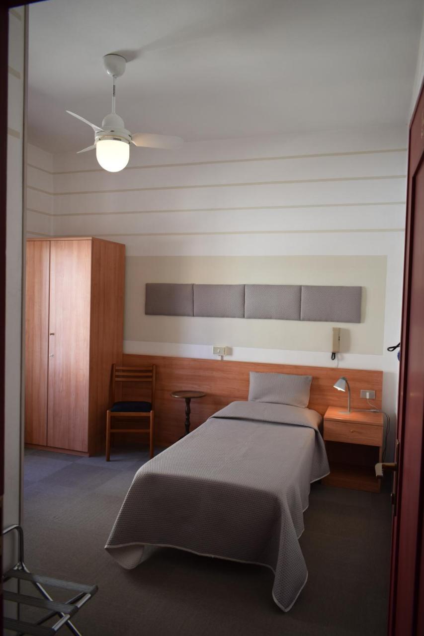 Albergo Al Pescatore 브렌조네 술 가르다 외부 사진