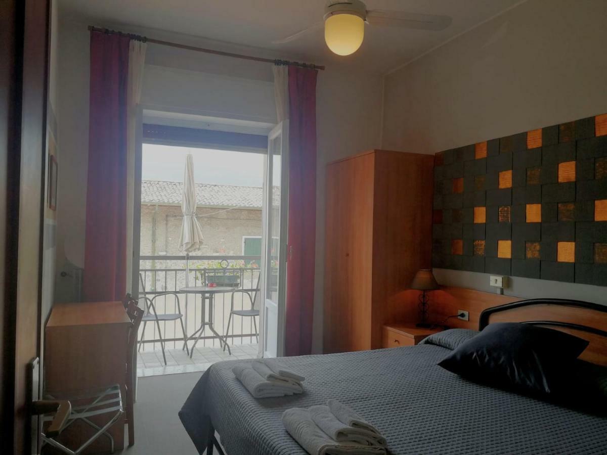 Albergo Al Pescatore 브렌조네 술 가르다 외부 사진